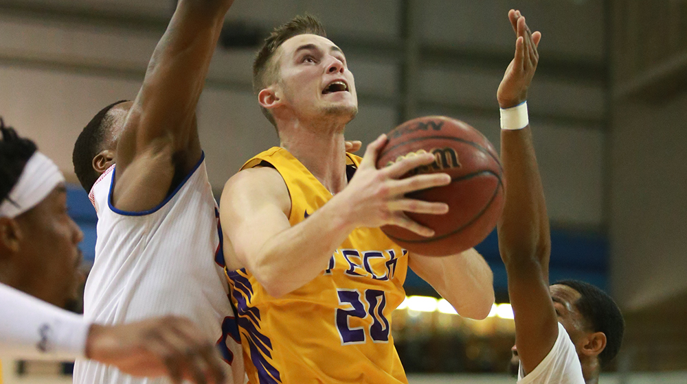 Golden Eagles storm back to end 2018-19 campaign with victory at Eastern Illinois