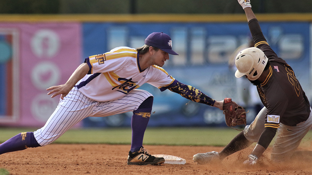 Tech baseball team continues five-game road stretch at Austin Peay