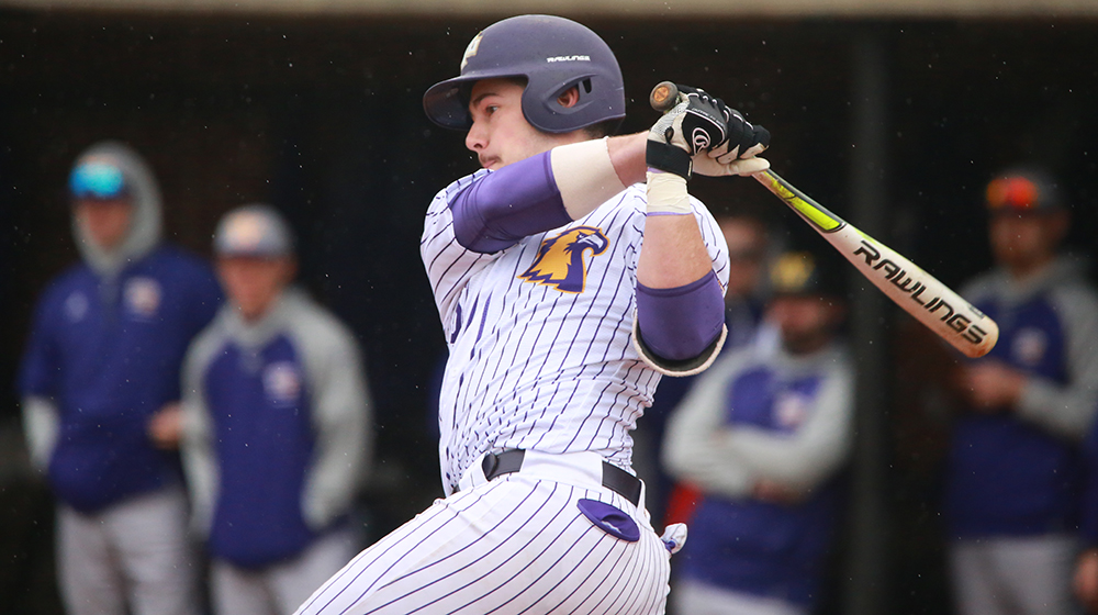 Ninth-inning rally not enough, Golden Eagles fall to SIUE in OVC opener