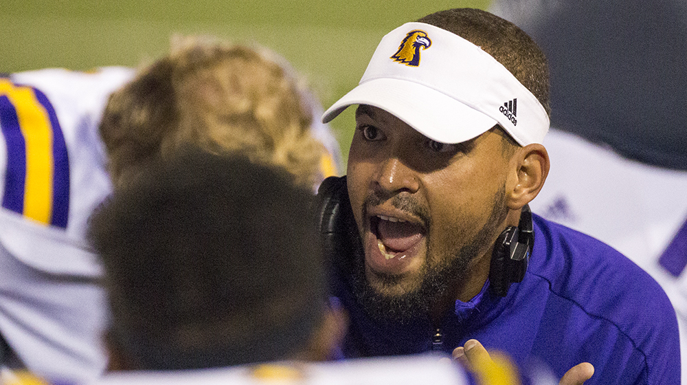 Wright returning to Golden Eagle football staff
