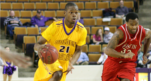 Golden Eagles keep pace in OVC race, top Govs 70-64