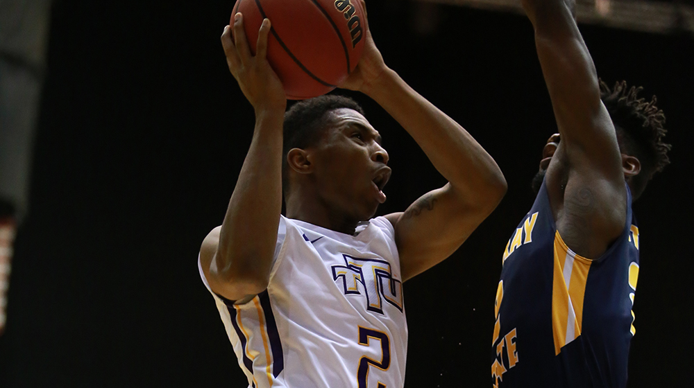 Racers edge Golden Eagles in double-overtime thriller in OVC Tournament opening round, 85-84
