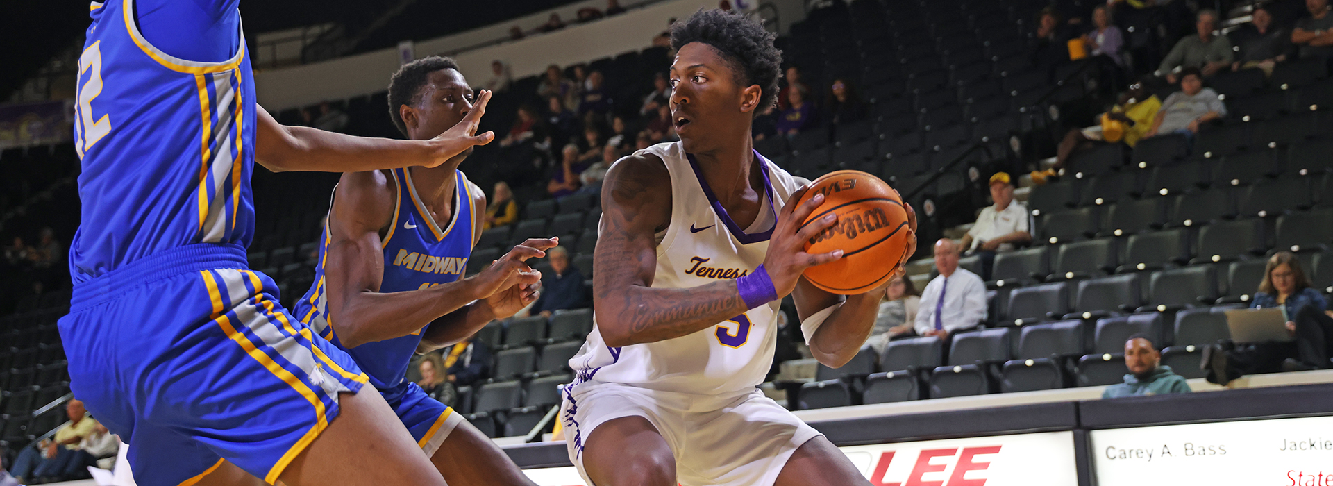Group effort leads Tech men's hoops to double-digit win over Midway