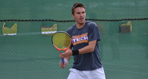 Golden Eagles stun Govs, clinch share of OVC title with 5-2 win