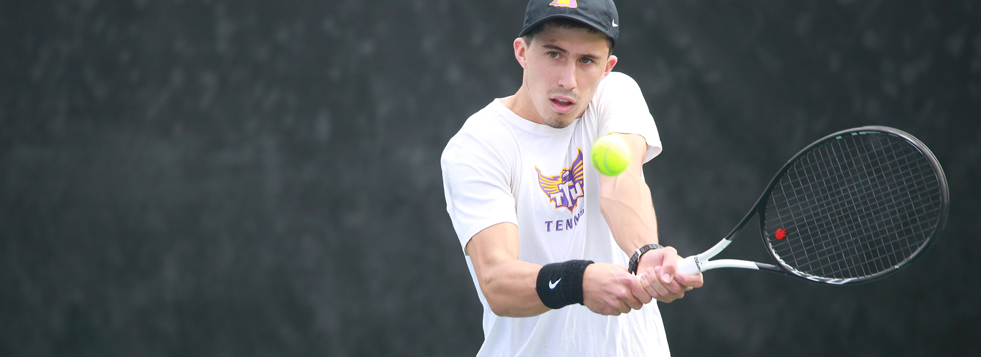 Golden Eagles showcase strong singles showing in 5-2 win over Jacksonville State