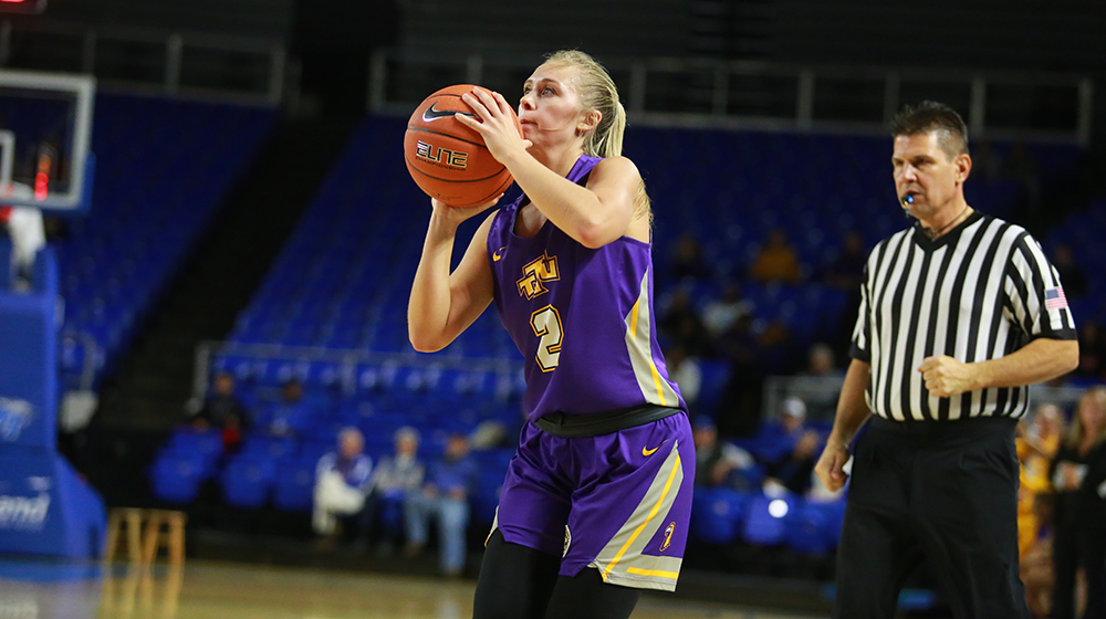 Golden Eagles outlast Eastern Illinois in 75-62 road win to remain unbeaten in conference play