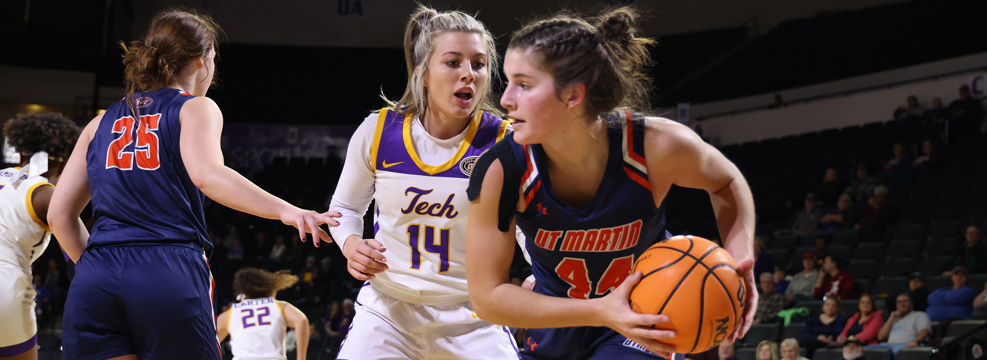 Golden Eagles fall to late UTM surge