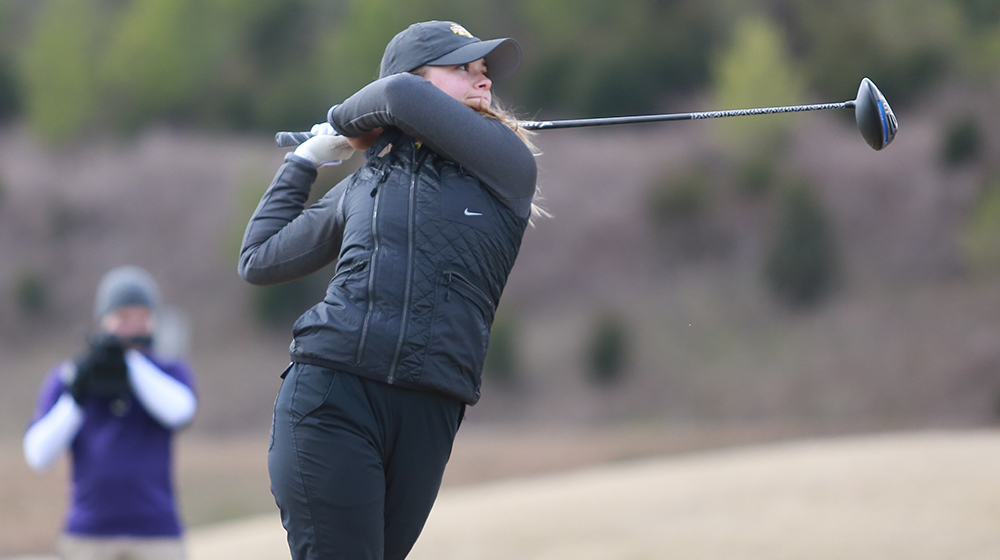 Dunn paces field at EKU Colonel Classic, leads Tech to third-place ranking after day one
