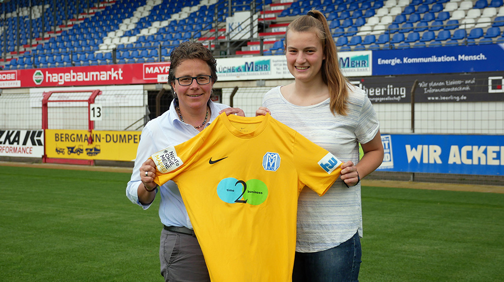 Former Golden Eagle Kari Naerdemann signs with professional soccer team in Germany