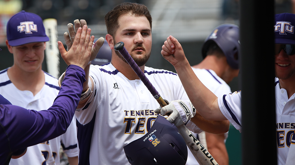 No. 19 Golden Eagles complete series sweep with Senior/Mother's Day win over EKU