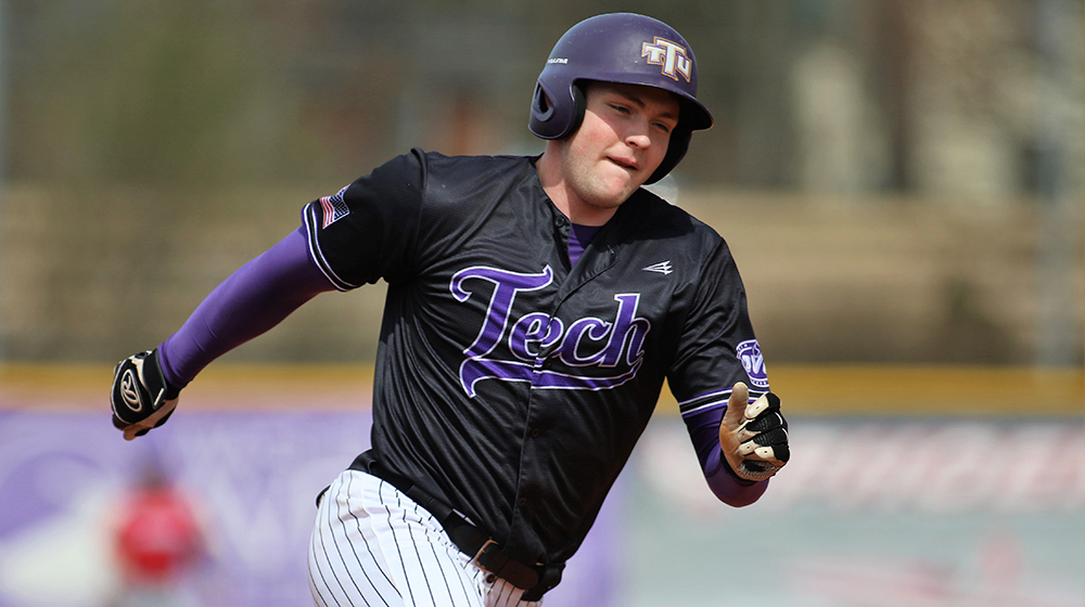 Hinchman walk-off bomb lifts Tech to doubleheader split with Central Arkansas