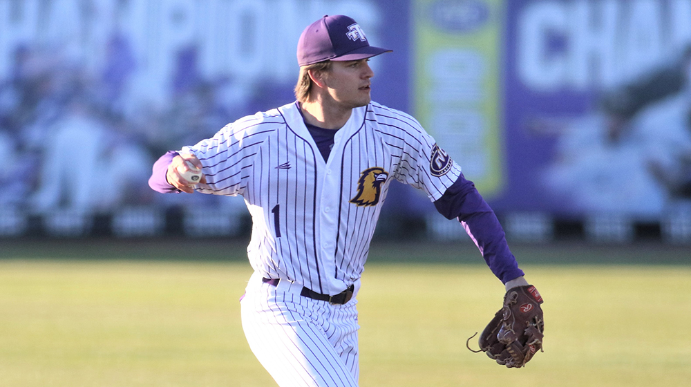 Golden Eagles fall to Eastern Illinois in series opener