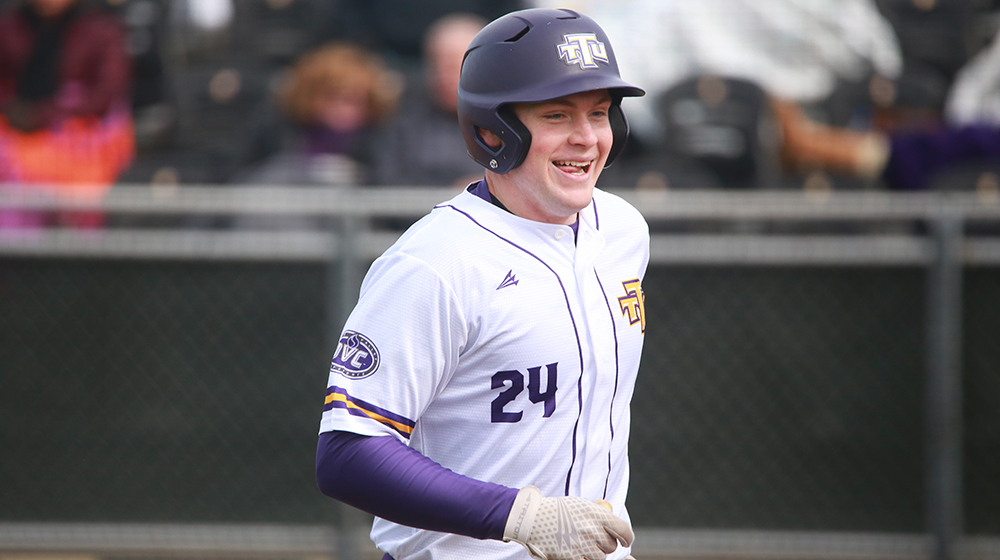Golden Eagles sweep doubleheader over Evansville to kick off Steve Smith era in style