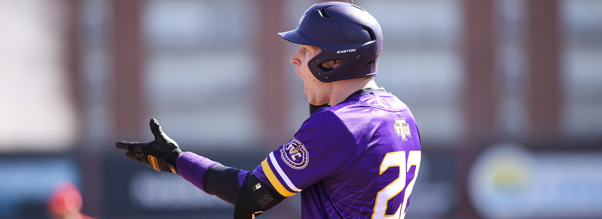 Golden Eagles collect doubleheader split at College of Charleston