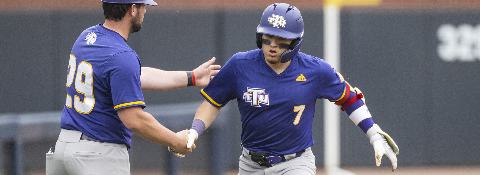 No. 22 Georgia Tech pulls away from Golden Eagles late in series opener