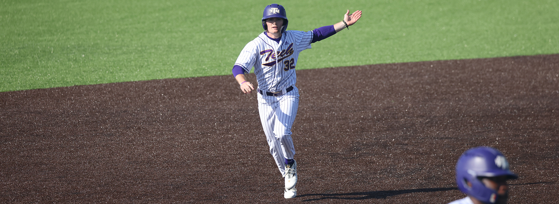 Tech splits double dip with Davidson, walks off Wildcats in game two