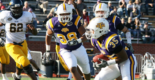 Golden Eagles close 2009 with winning mark, top Murray State 45-15