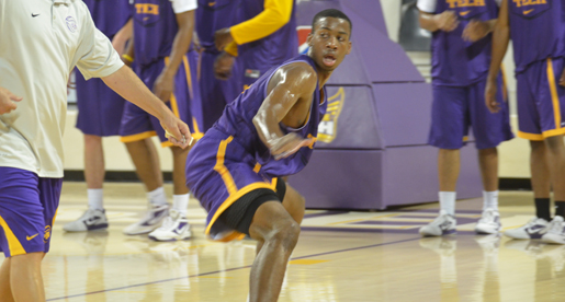 Men's basketball team to host open intrasquad scrimmage Saturday evening