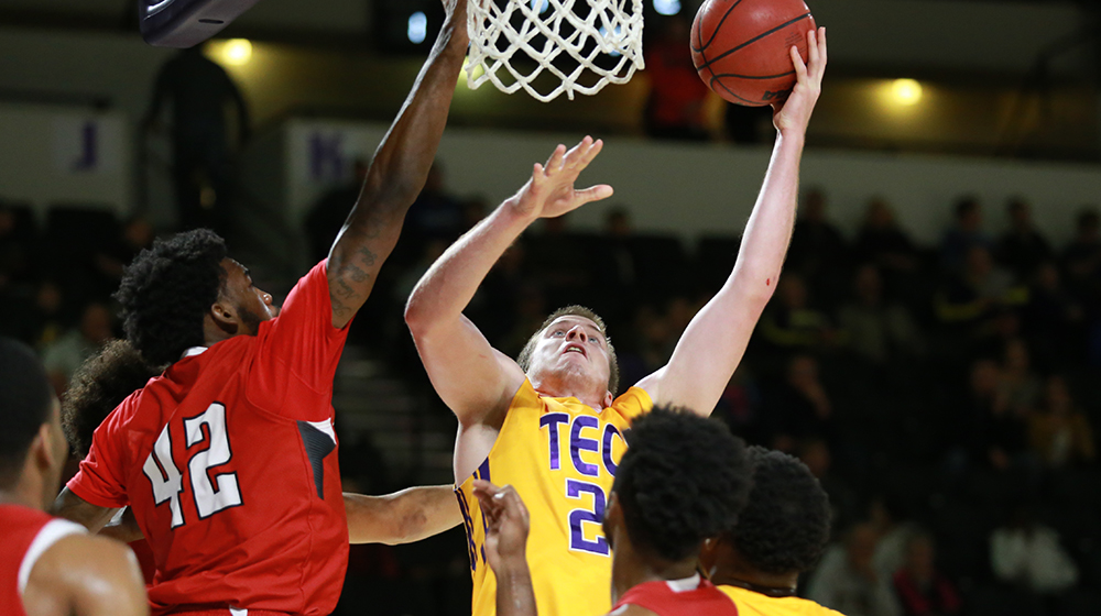 Golden Eagles nearly overcome 20-point deficit, fall late at SEMO 83-78