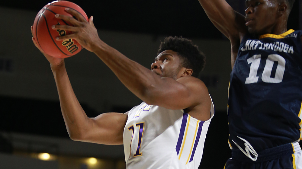 Golden Eagles pull away late, defeat in-state rival Chattanooga, 82-76
