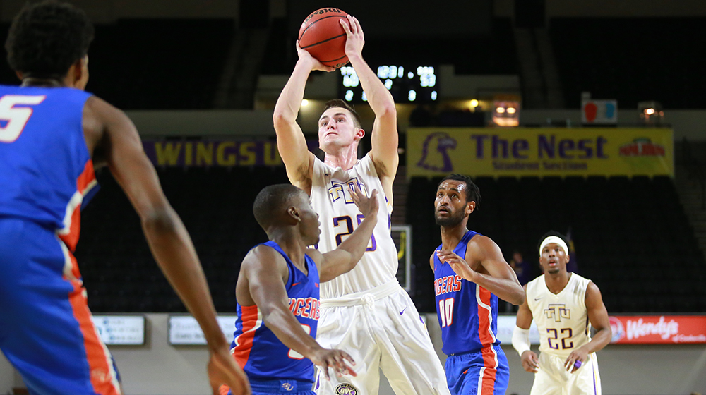 Golden Eagles outpace Tigers for wire-to-wire victory in Eblen Center