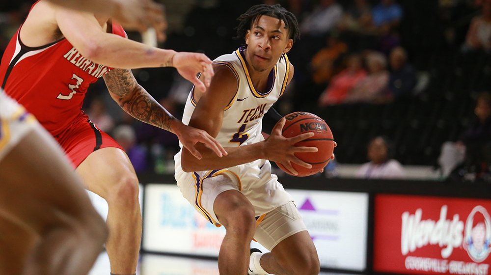Sophomore guard Jr. Clay named to All-OVC Second Team