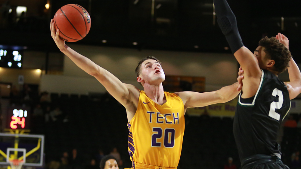 Golden Eagles triumph late in thrilling road victory at Winthrop