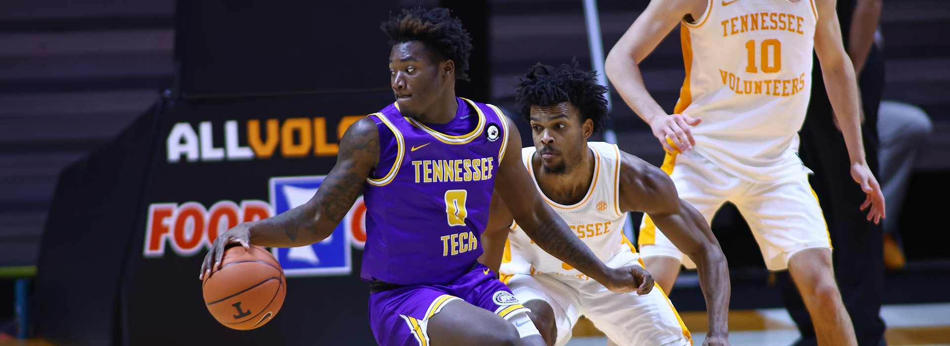 Golden Eagles fall to No. 10 Tennessee in Knoxville