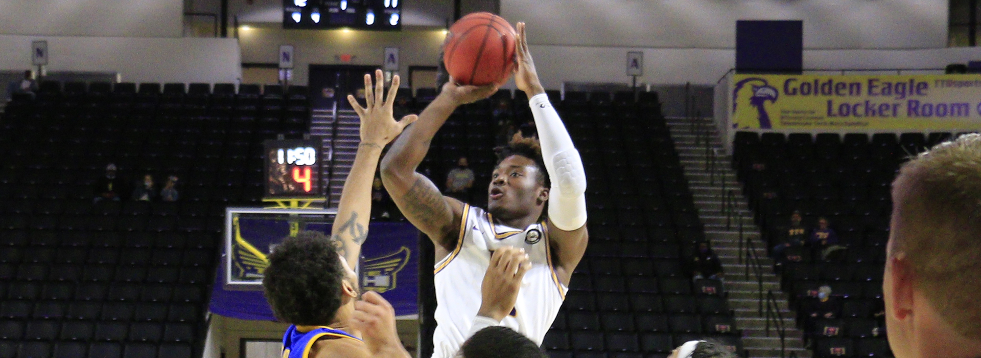 Golden Eagles fall to streaking Morehead State in Eblen Center match-up