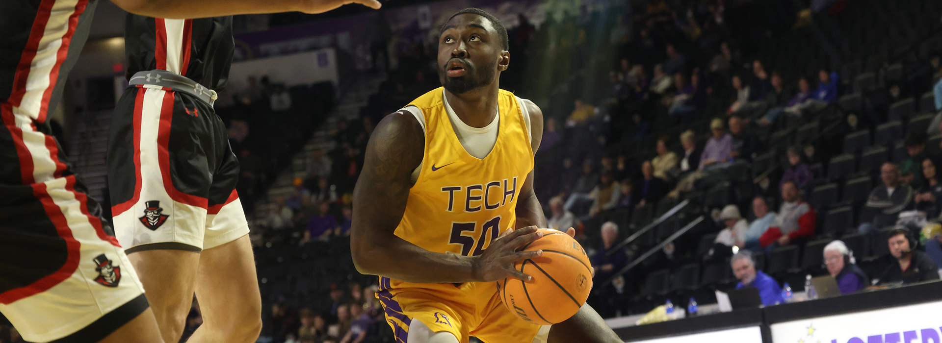 Last-second shot fall short as Golden Eagles drop rematch at SIUE
