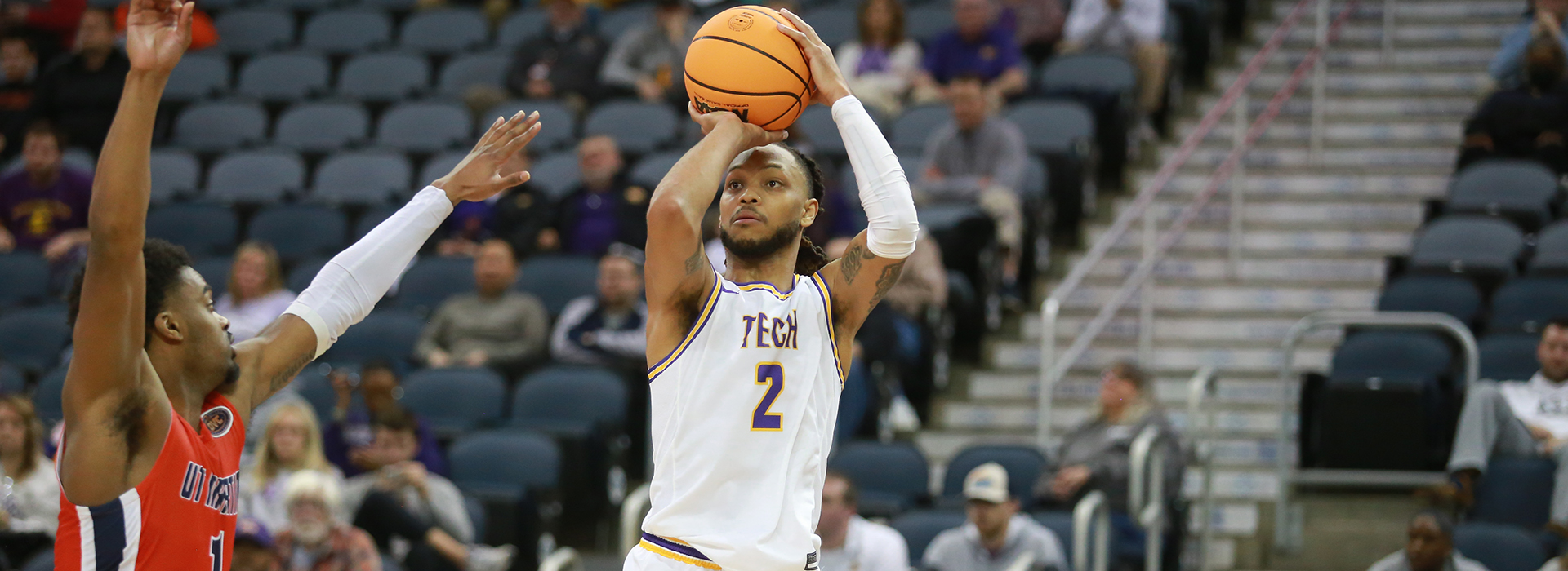 No. 2 Golden Eagles down No. 3 Skyhawks for first OVC Championship game bid since 2011