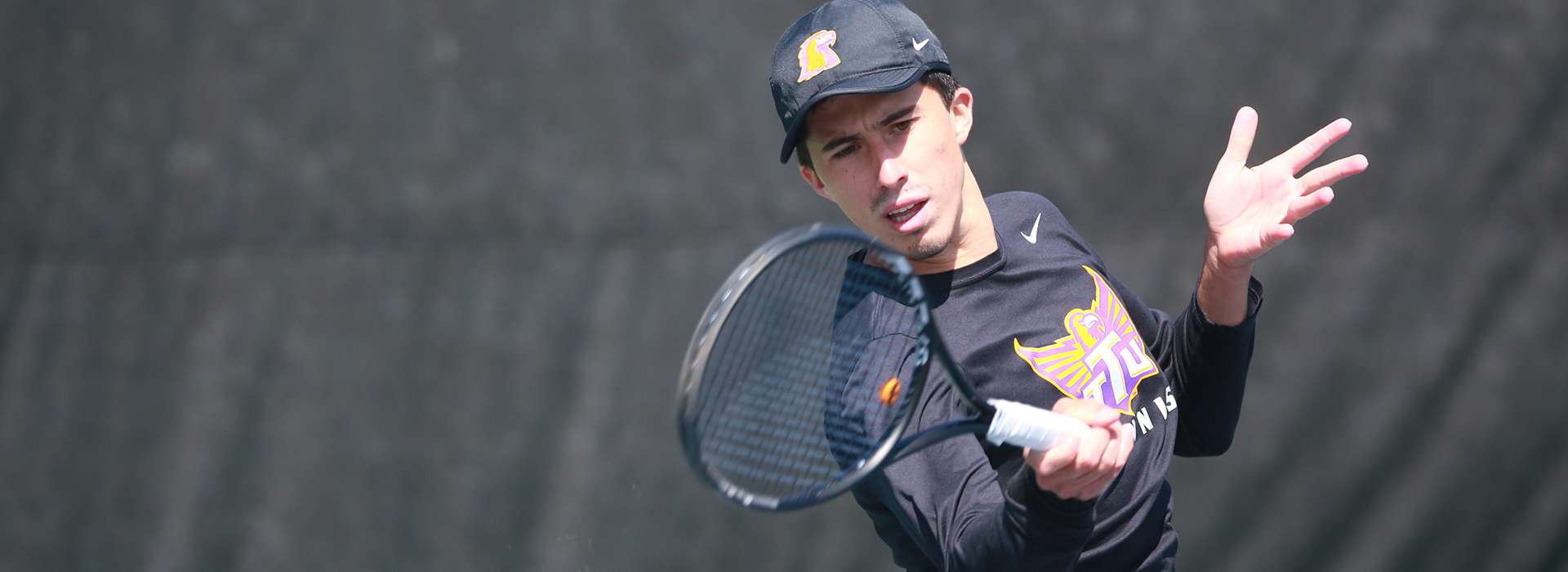 Golden Eagles use strong singles performance to pick up win over Austin Peay in home finale