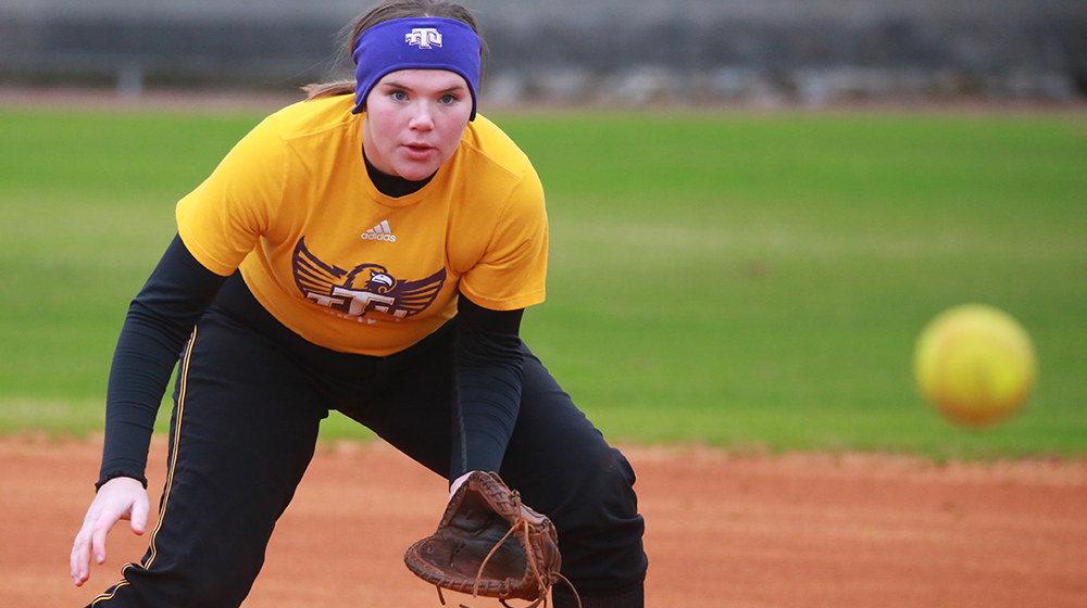 DePolo gets first win as Tech softball splits first day at Mercer Invitational