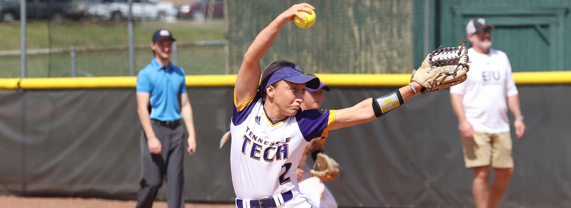Panthers complete sweep over Golden Eagles