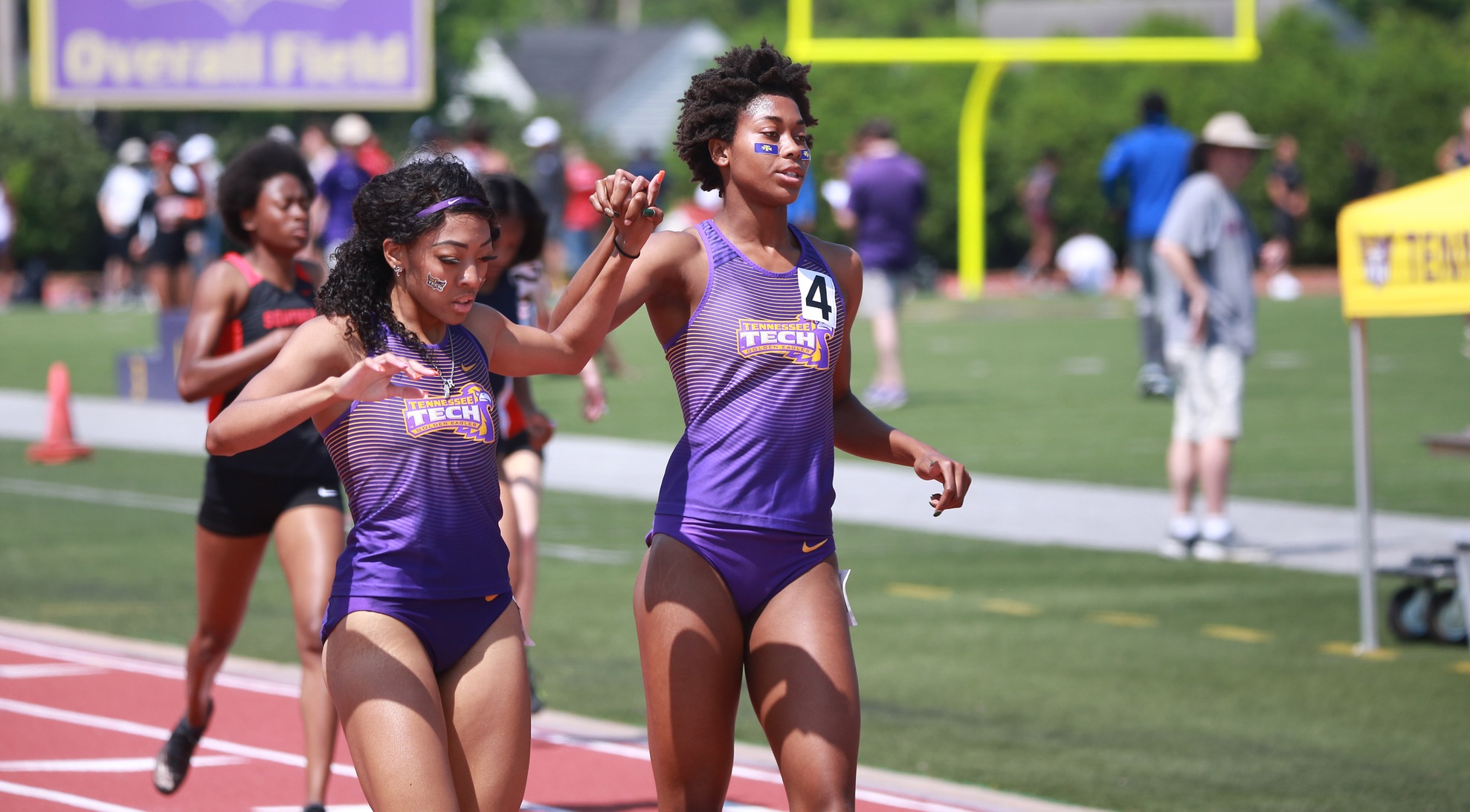 Jackson, Robinson advance on opening day of NCAA East Preliminary