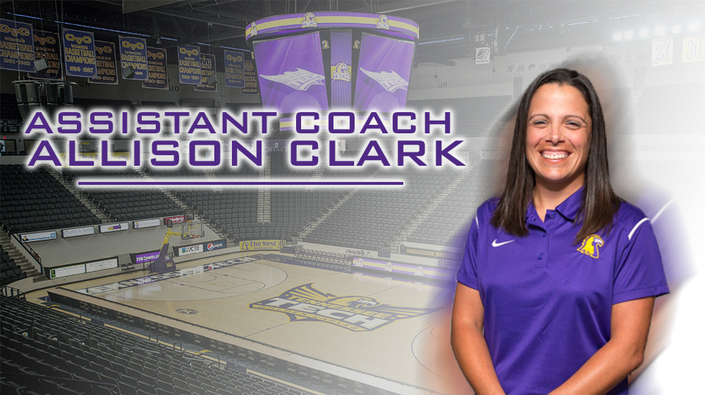 Wingin' It with Women's Basketball featuring Assistant Coach Allison Clark