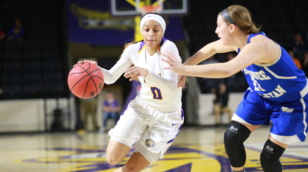 Women’s basketball suffocates Tennessee Wesleyan in fourth quarter, completes 8-3 nonconference slate