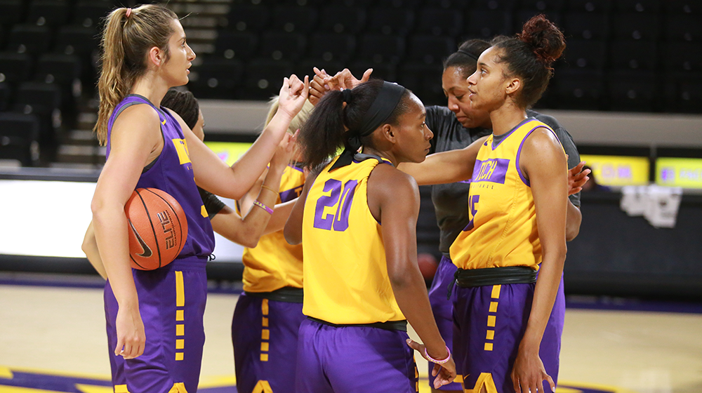 Senior leadership and upperclassmen experience highlights first official practice