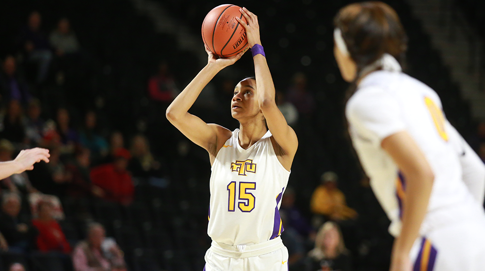 Balanced offensive attack and Wilkinson's double-double push Golden Eagles to dominant win over Lipscomb