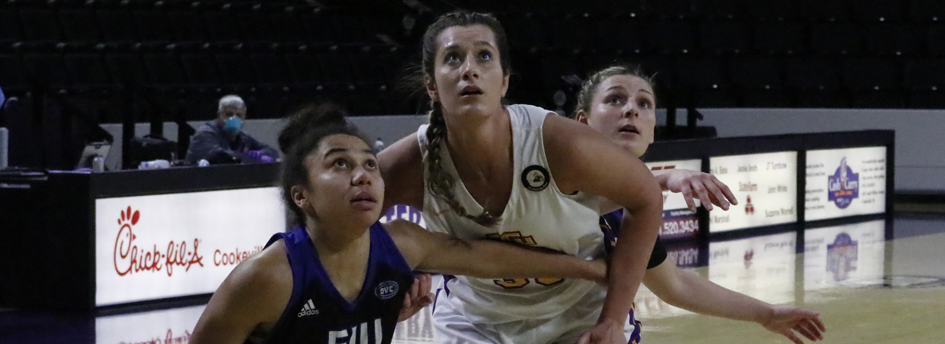 Defensive effort leads Golden Eagle women to victory over Eastern Illinois