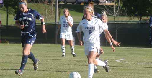 Golden Eagles fall to Longwood in non-conference action