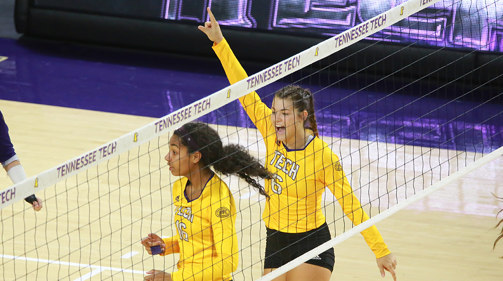 Tech volleyball comes back to beat Belmont, notches weekend sweep on the road