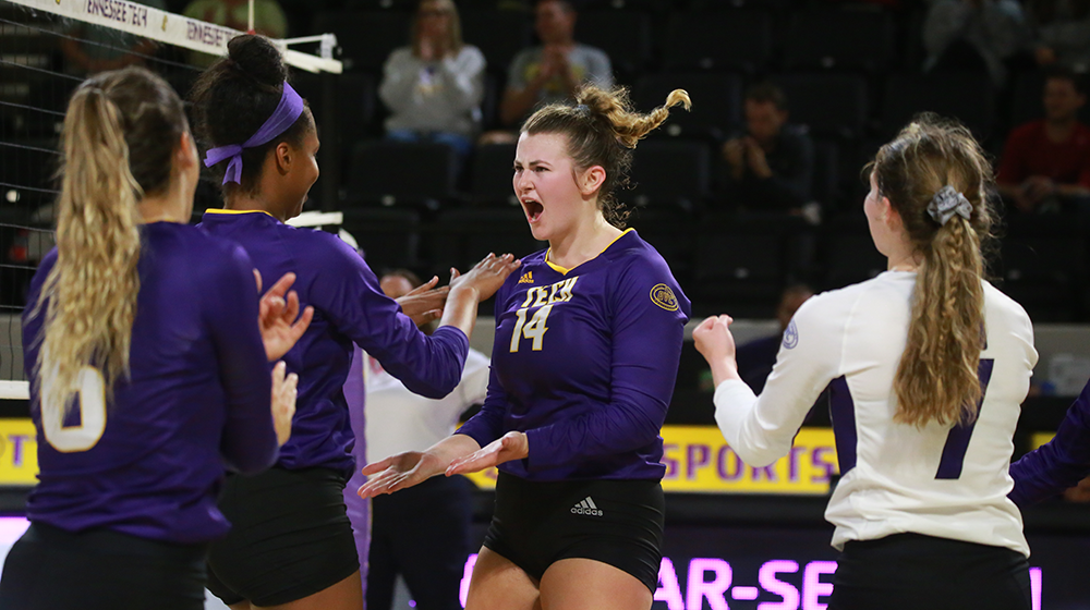 Volleyball gets red hot in fifth set to secure home win over EKU