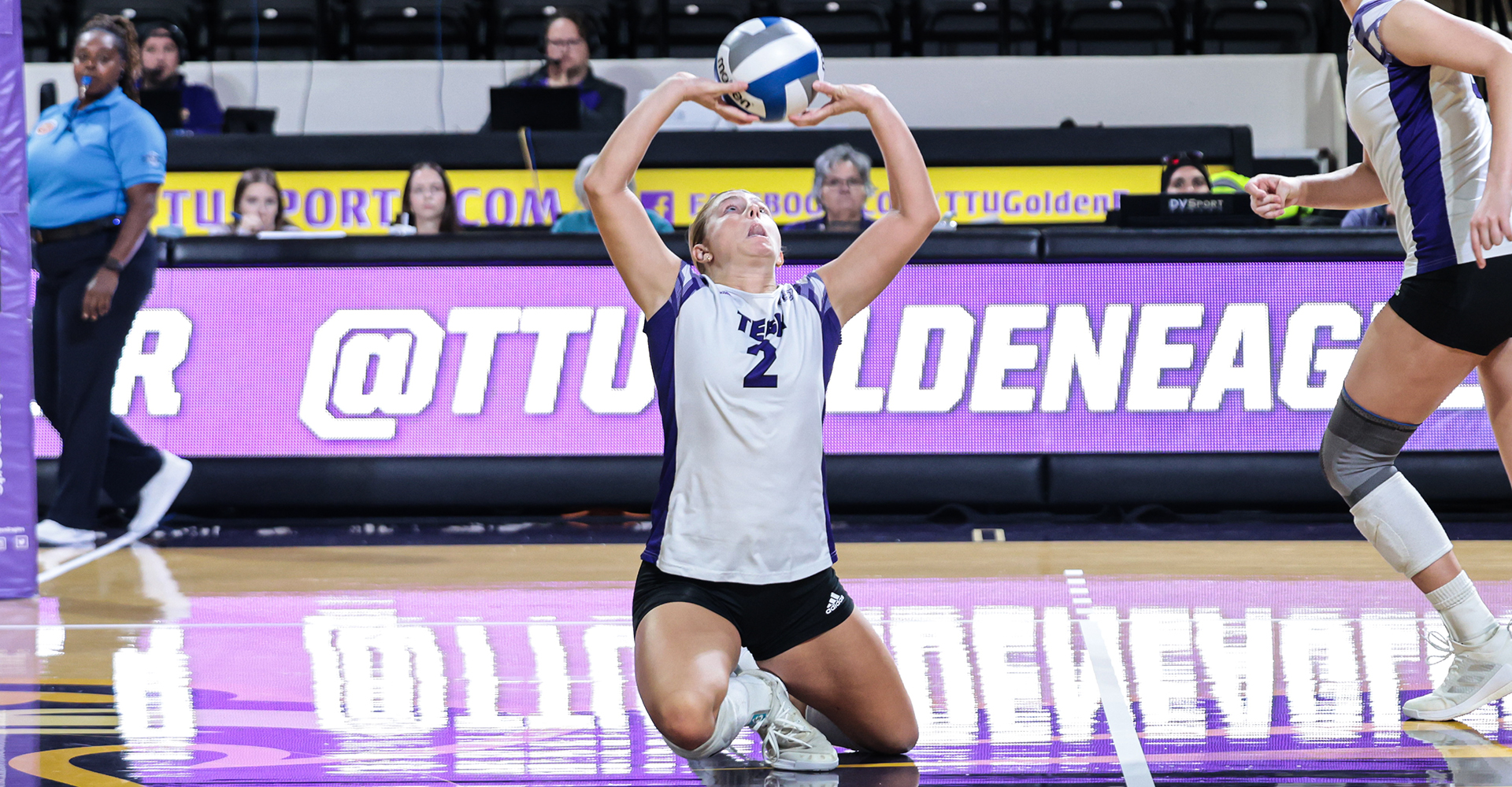 Golden Eagles soar past Southern Indiana in Thursday sweep